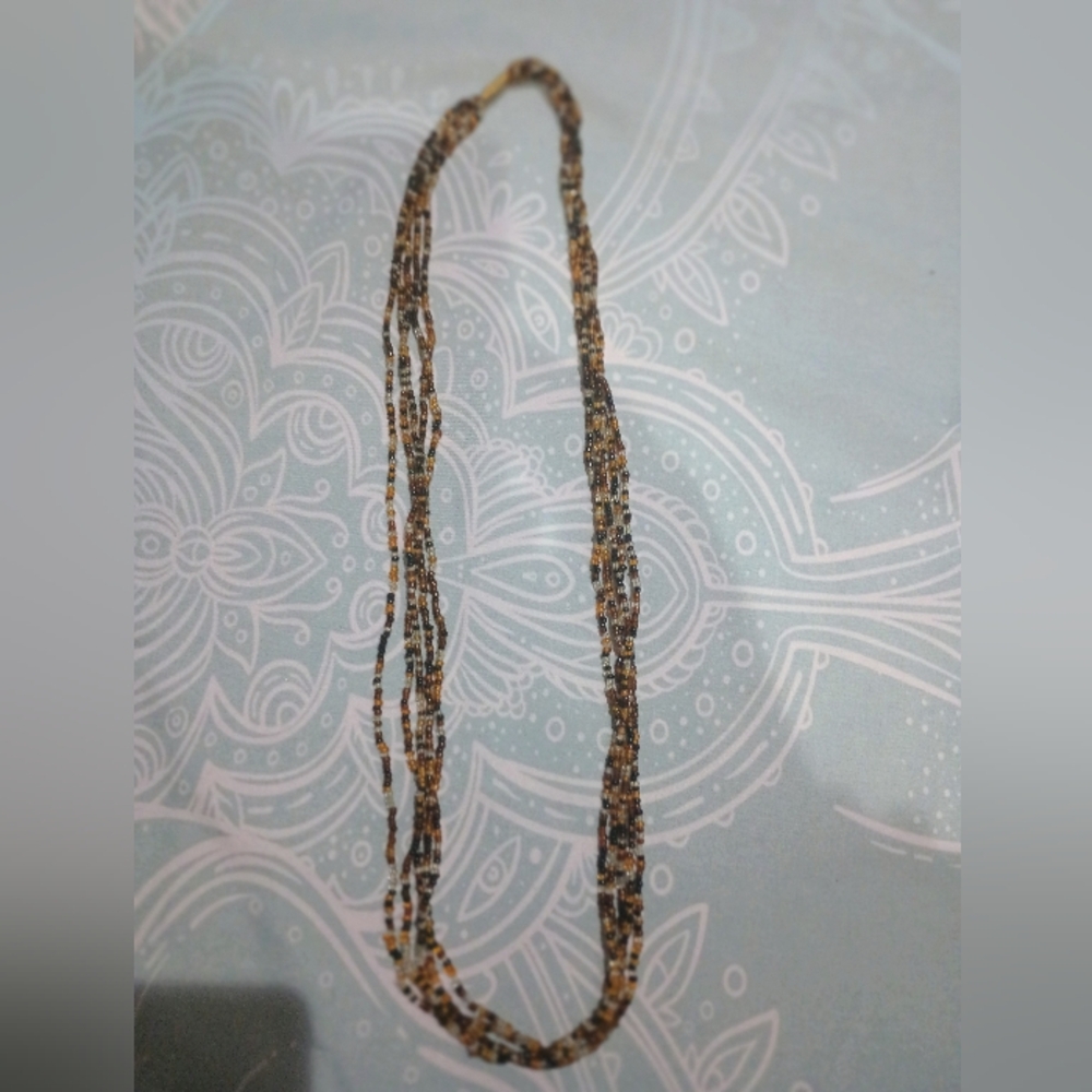 Elegant Beaded Necklace - Black and Gold